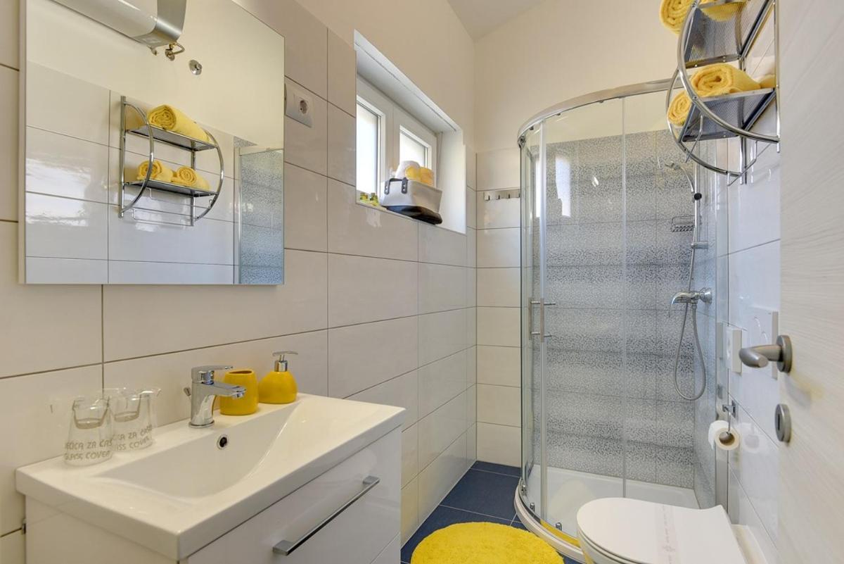 Villa Sunny Home Vodnjan Exteriör bild