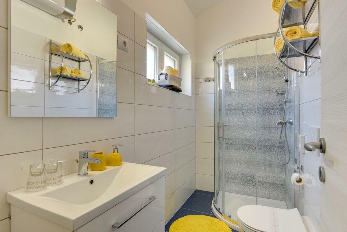 Villa Sunny Home Vodnjan Exteriör bild